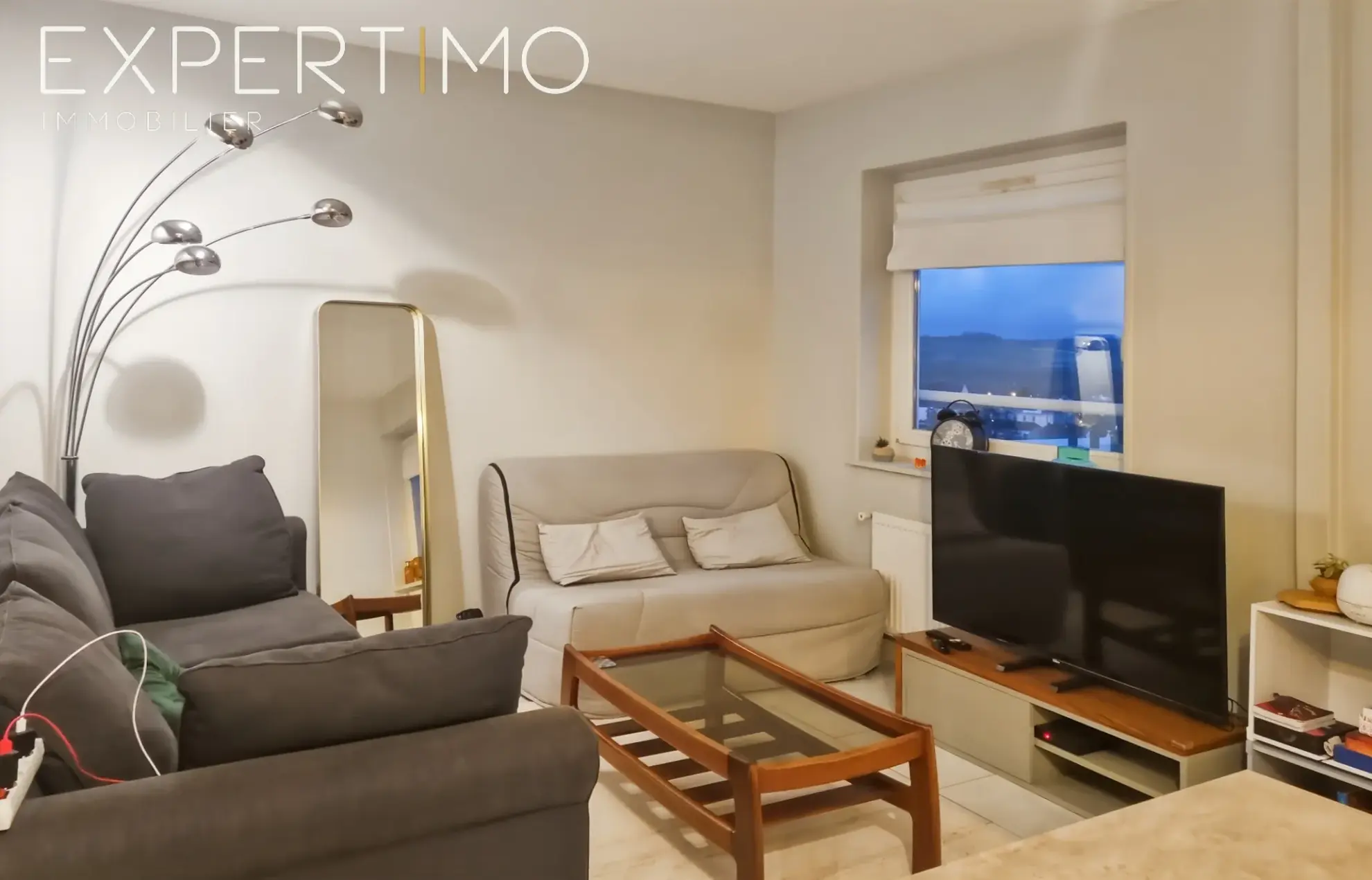 Appartement à vendre à Eu, 2 chambres, vue sur la ville, parking et cave 