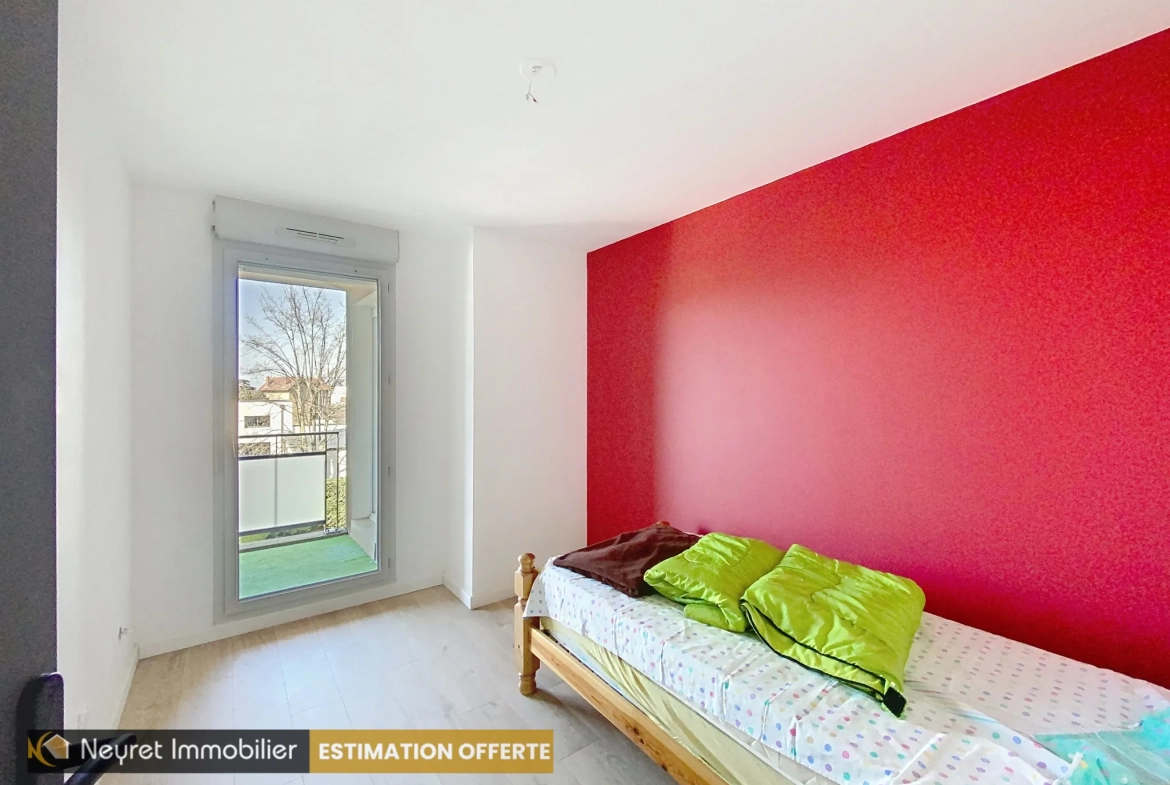 Appartement T3 avec balcon, parking et piscine à Villefranche-sur-Saône 
