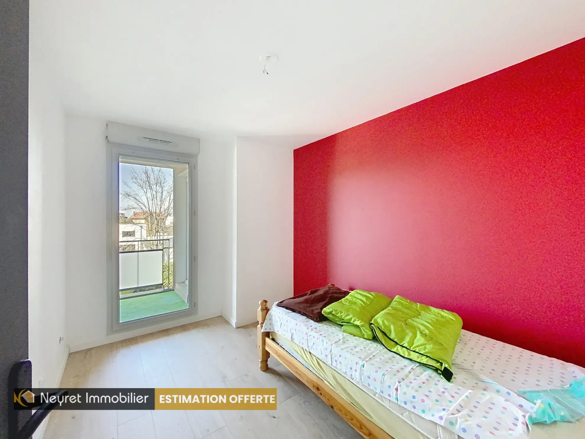 Appartement T3 avec balcon, parking et piscine à Villefranche-sur-Saône 