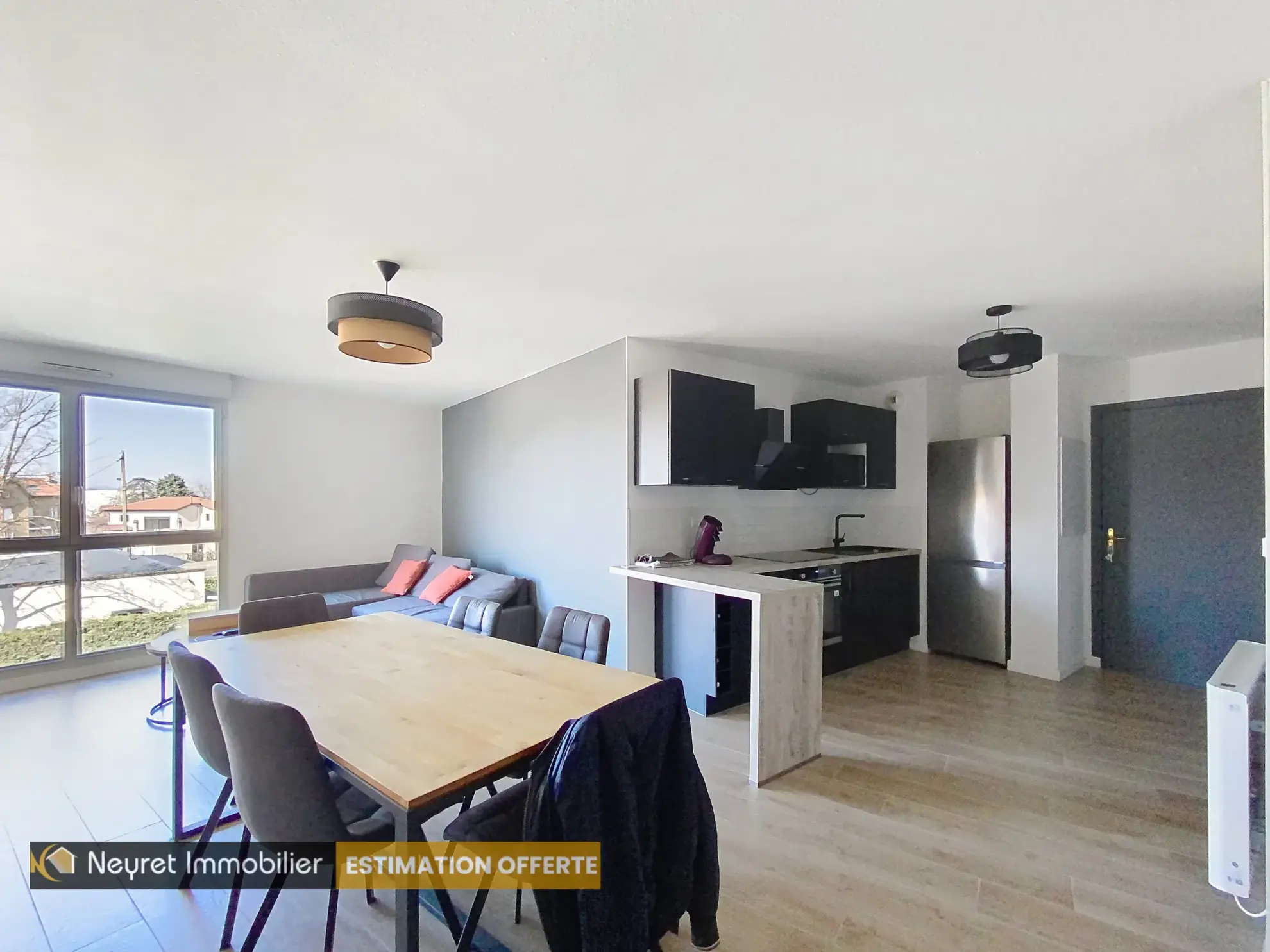 Appartement T3 avec balcon, parking et piscine à Villefranche-sur-Saône 