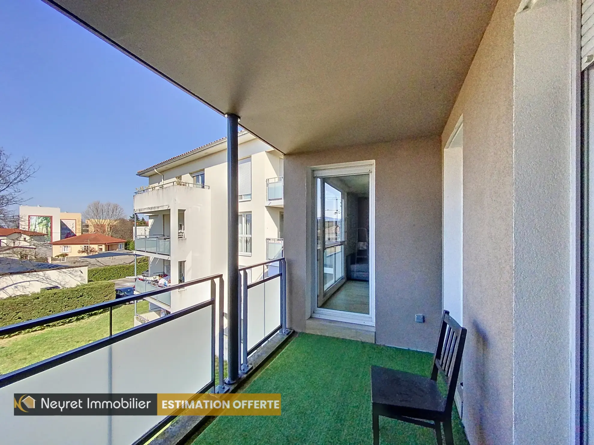 Appartement T3 avec balcon, parking et piscine à Villefranche-sur-Saône 