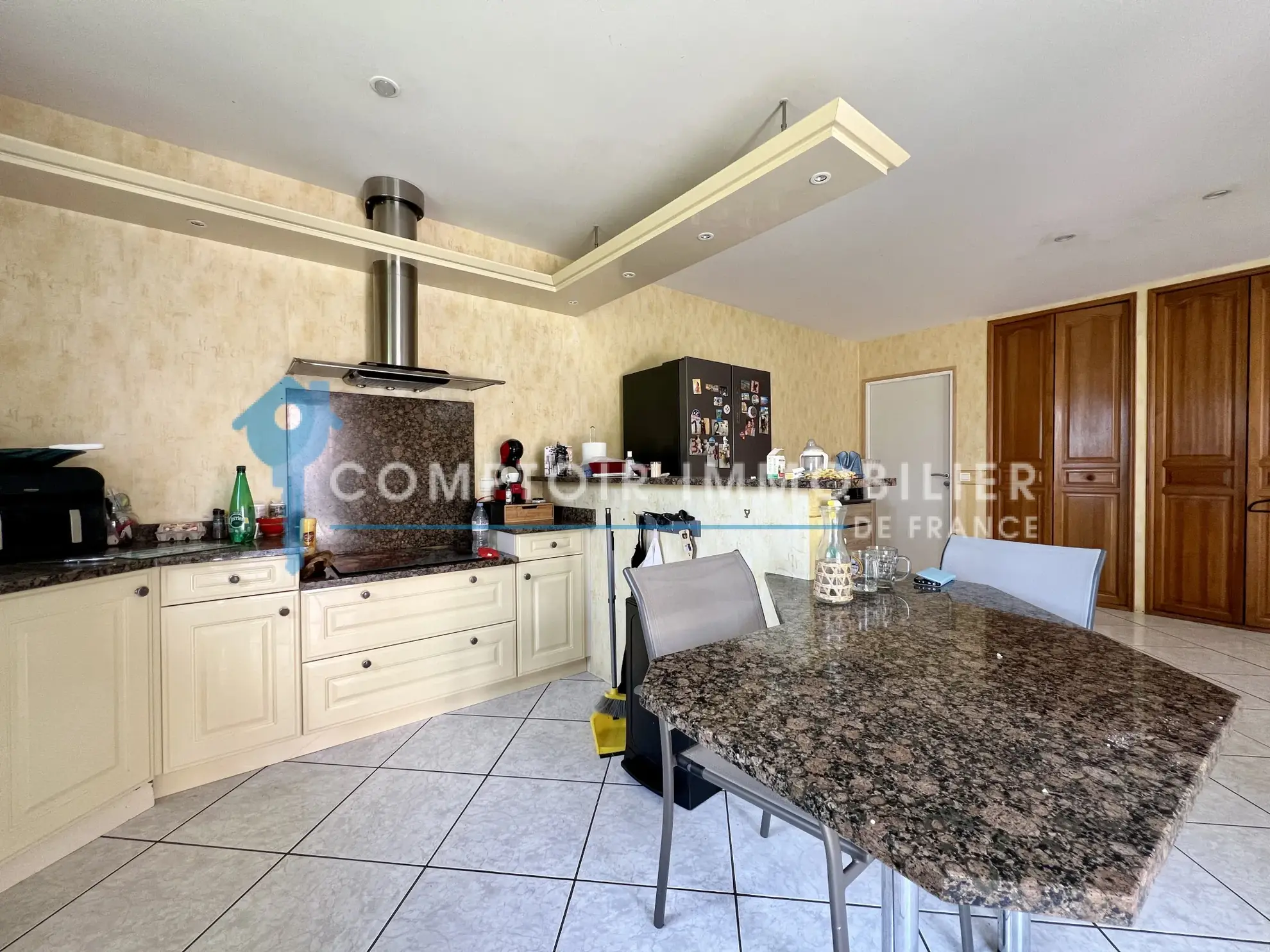 Maison de plain-pied à Saint Paul Cap de Joux avec 3 chambres et grand terrain de 1607 m² 