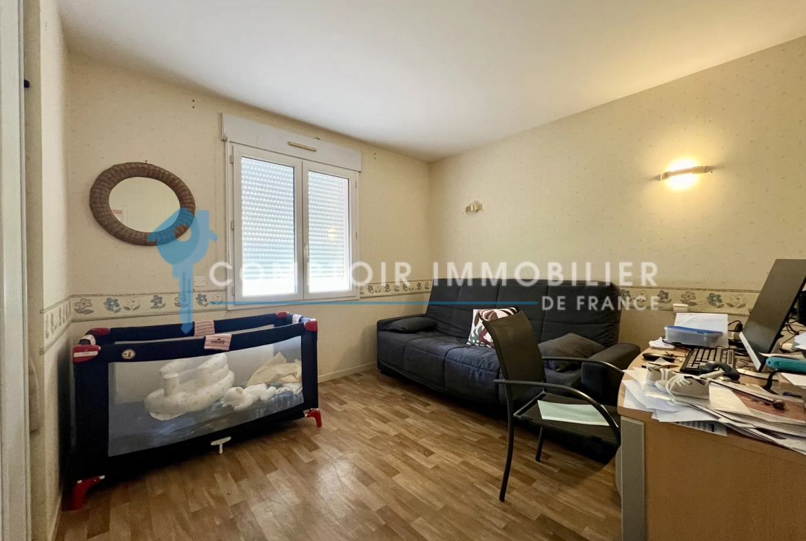 Maison de plain-pied à Saint Paul Cap de Joux avec 3 chambres et grand terrain de 1607 m² 