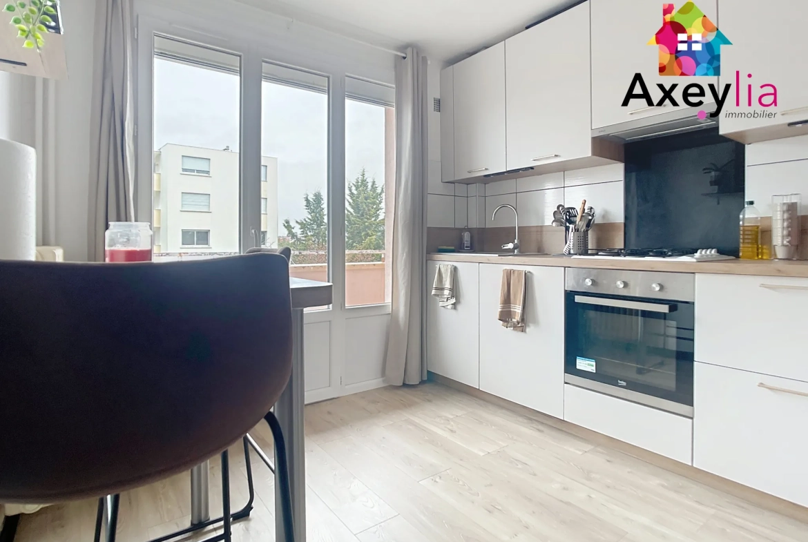 Appartement T4 à Riorges avec Balcons, Cave et Garage - Opportunité à Ne Pas Manquer 