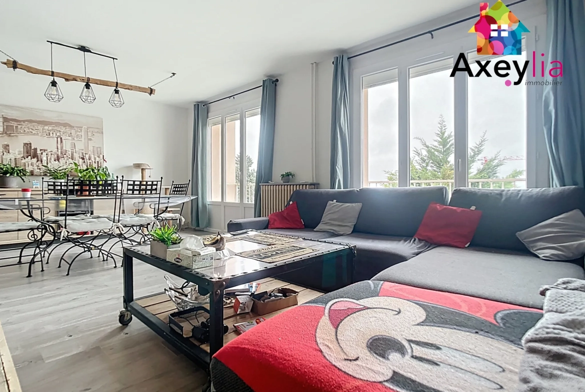 Appartement T4 à Riorges avec Balcons, Cave et Garage - Opportunité à Ne Pas Manquer 