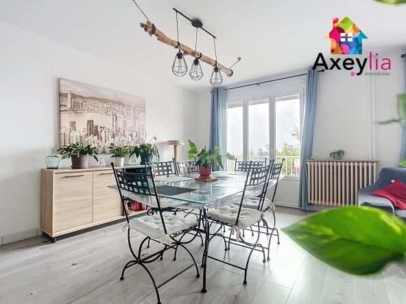 Appartement T4 à Riorges avec Balcons, Cave et Garage - Opportunité à Ne Pas Manquer