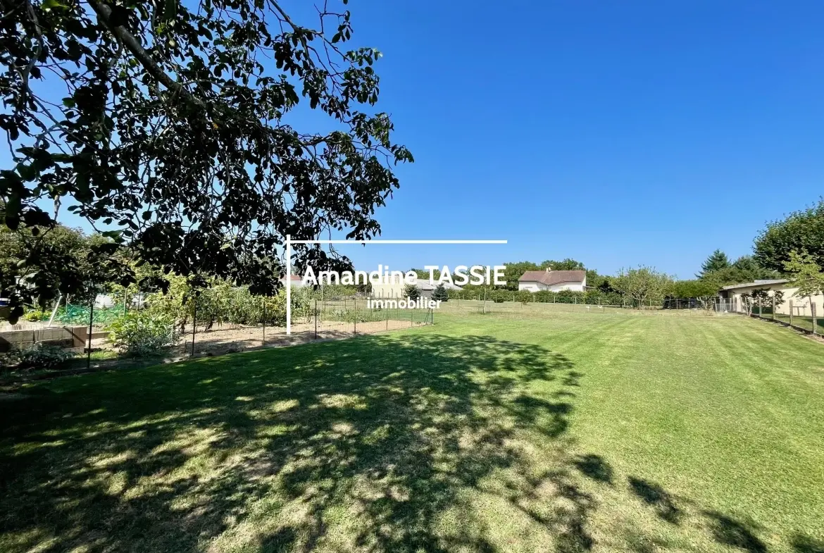 Maison individuelle lumineuse à Graulhet avec terrain constructible de 3450 m² 