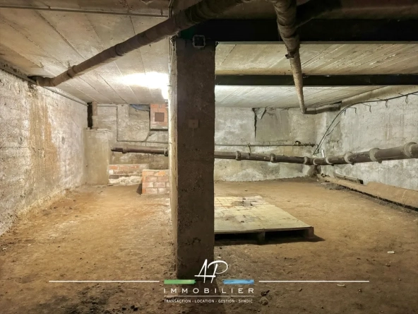 Maison de village avec dépendances et cour intérieure à Mirebeau sur Bèze 
