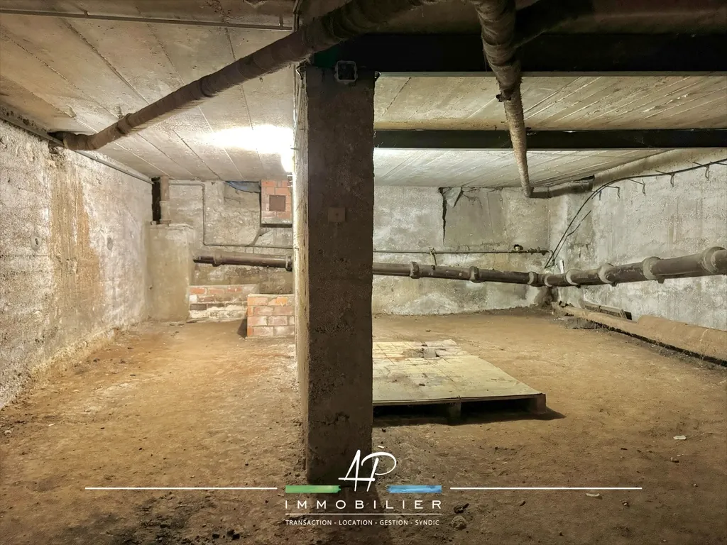Maison de village avec dépendances et cour intérieure à Mirebeau sur Bèze 
