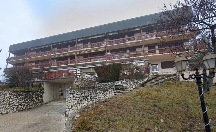 Appartement 2 pièces avec terrasse et vue sur la montagne à Andon 