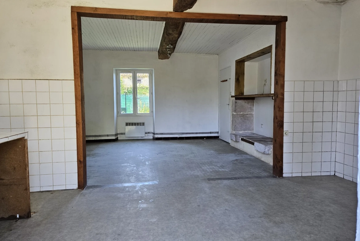 Ensemble immobilier à Vianne (47) avec 2 appartements à rénover, revenu locatif potentiel 