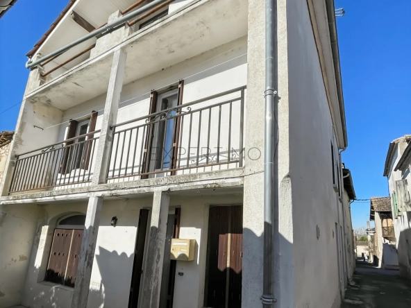 Charmante maison des années 50 avec balcon à Villeréal proche commodités