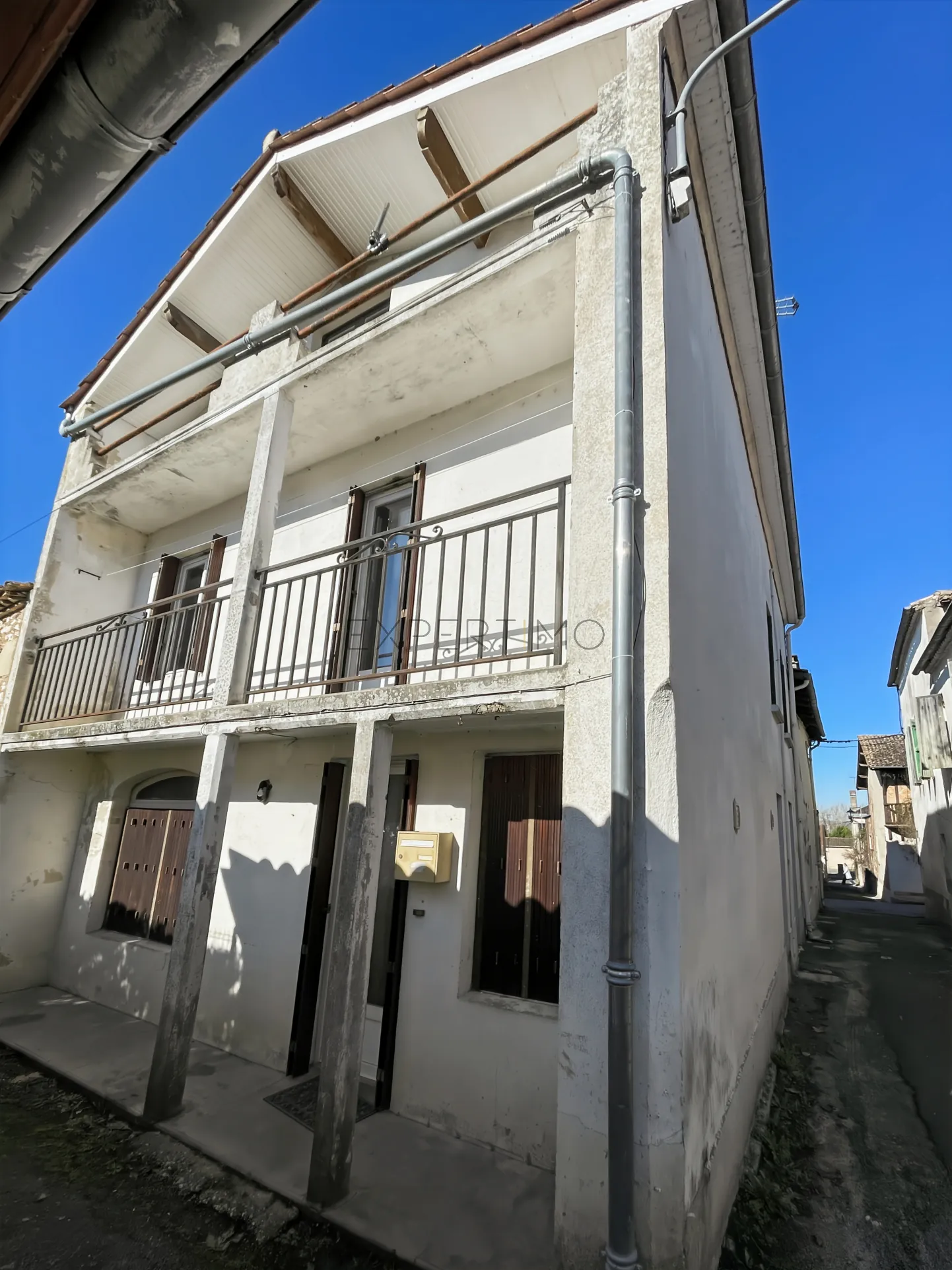 Charmante maison des années 50 avec balcon à Villeréal proche commodités 