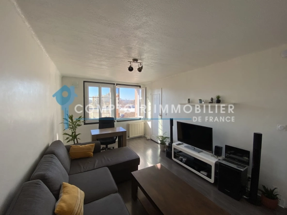 Bel appartement T4 de 60 m² à Nîmes, secteur Les Amoureux, rénové et bien situé