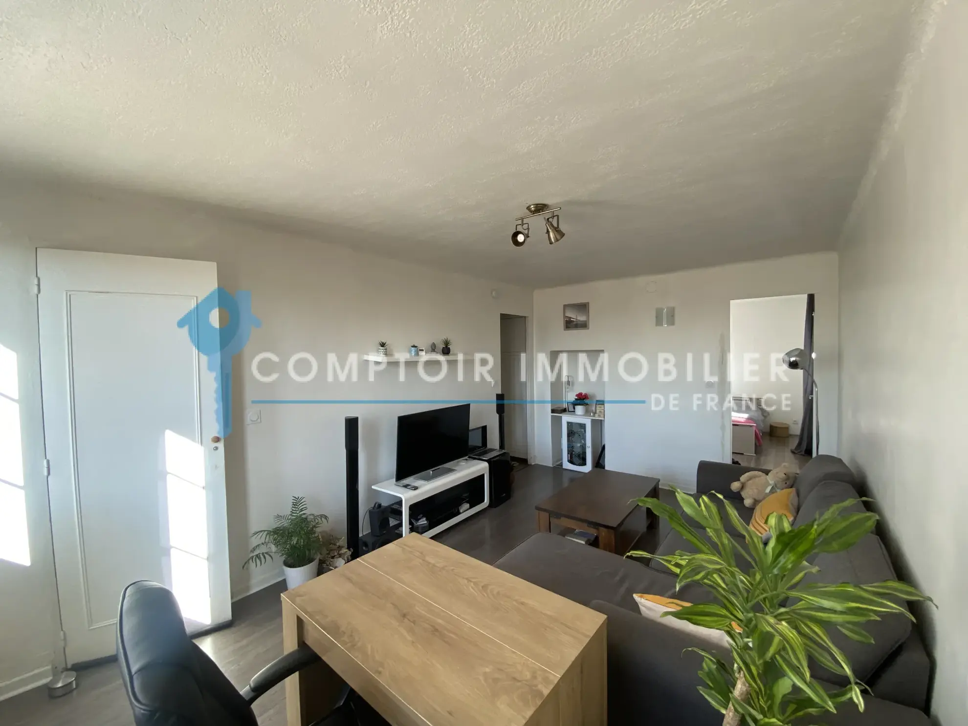 Bel appartement T4 de 60 m² à Nîmes, secteur Les Amoureux, rénové et bien situé 