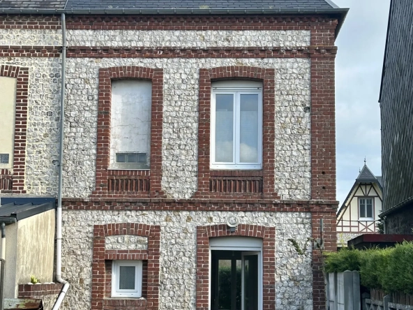 Maison de charme en briques et silex à Saint-Pierre-en-Port près des plages