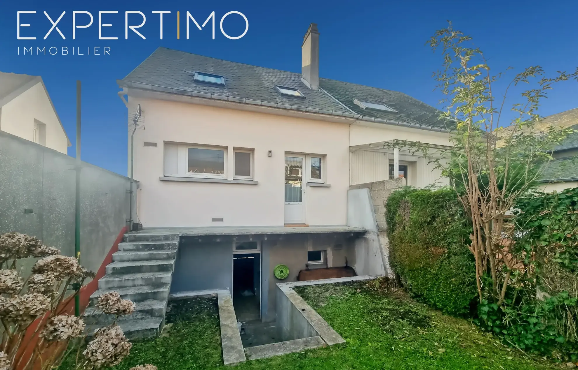 Grande maison familiale récente avec terrain à Totes 
