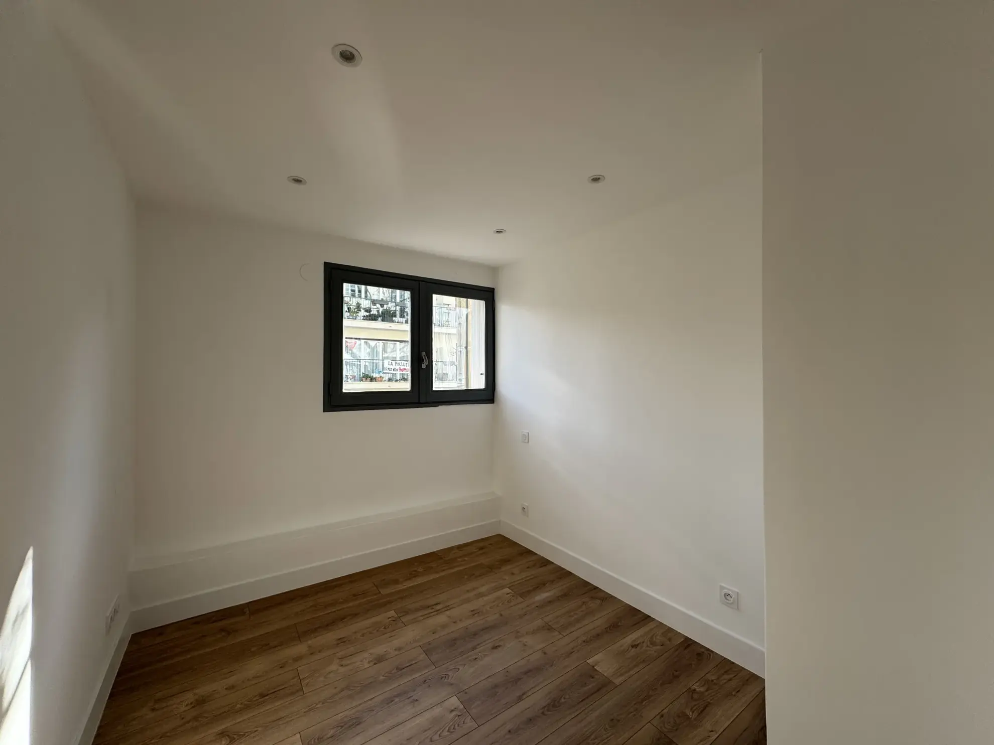 Appartement T3 rénové à Montpellier centre-ville avec terrasse, balcon et garage près de la gare Saint Roch 