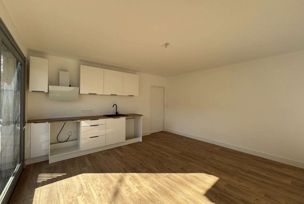 Appartement T3 rénové à Montpellier centre-ville avec terrasse, balcon et garage près de la gare Saint Roch 