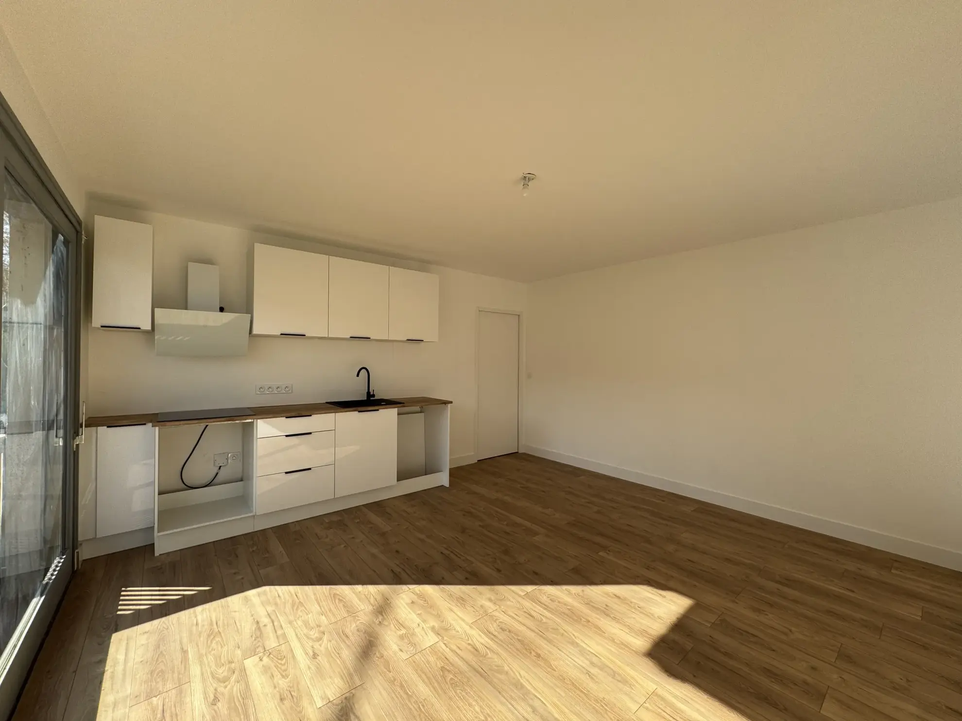 Appartement T3 rénové à Montpellier centre-ville avec terrasse, balcon et garage près de la gare Saint Roch 