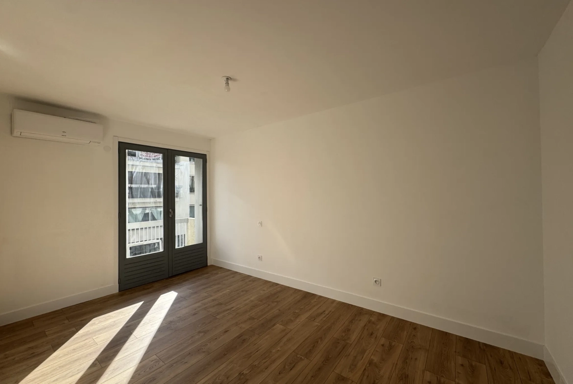 Appartement T3 rénové à Montpellier centre-ville avec terrasse, balcon et garage près de la gare Saint Roch 