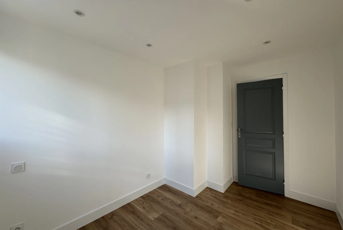 Appartement T3 rénové à Montpellier centre-ville avec terrasse, balcon et garage près de la gare Saint Roch 