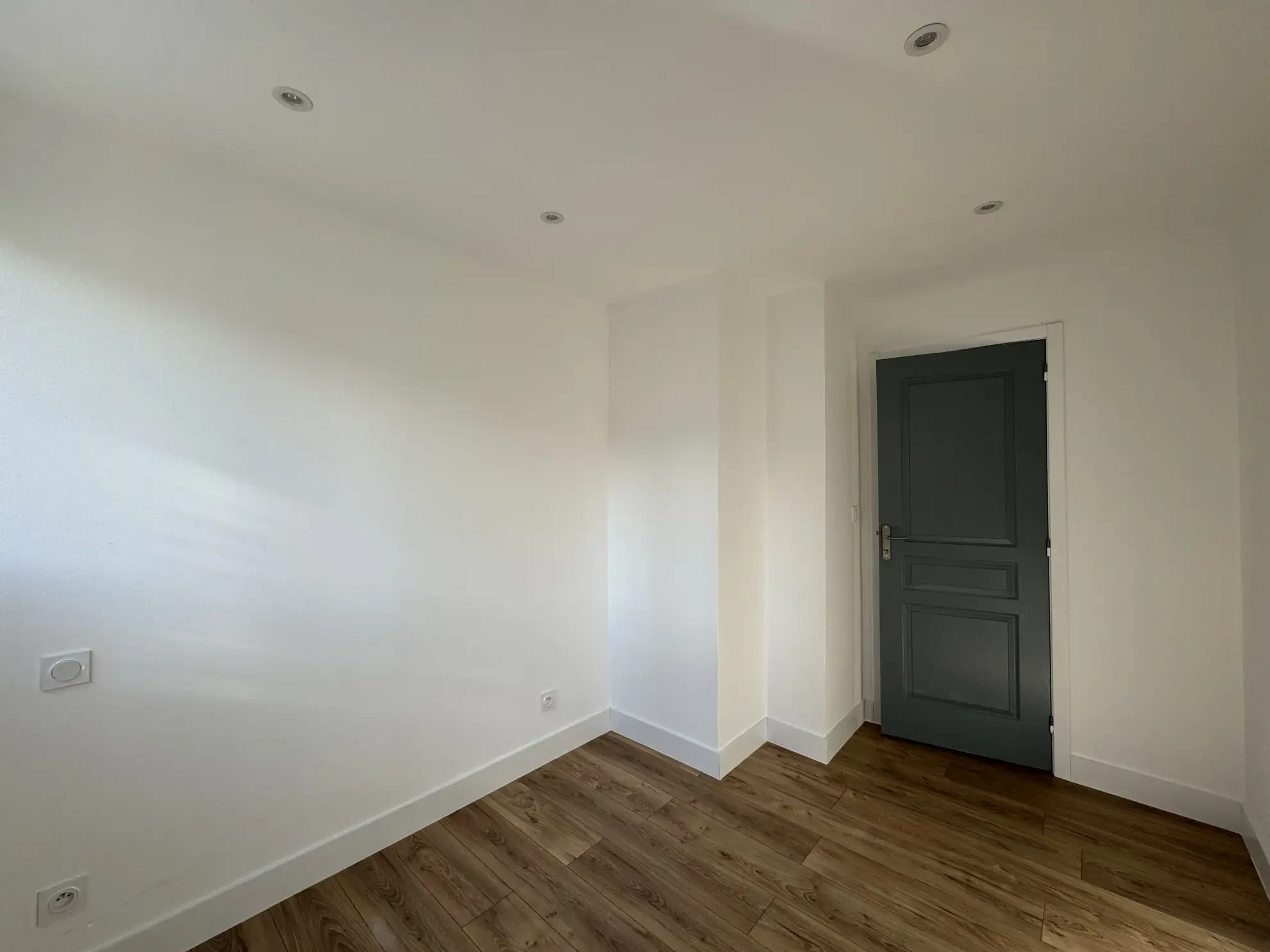 Appartement T3 rénové à Montpellier centre-ville avec terrasse, balcon et garage près de la gare Saint Roch 