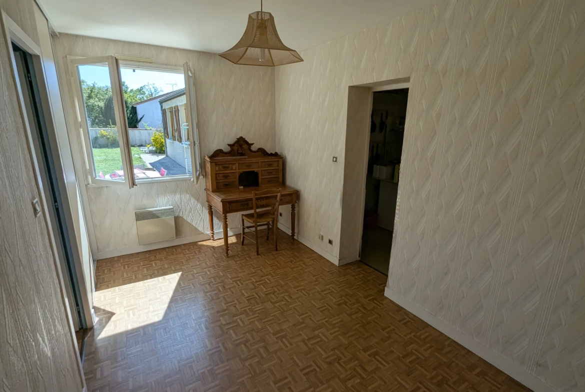 Maison de plain-pied à Magne - 4 chambres, garage, terrain clos 