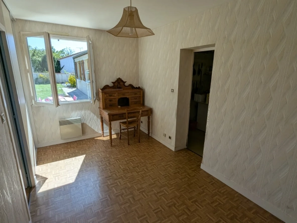 Maison de plain-pied à Magne - 4 chambres, garage, terrain clos 