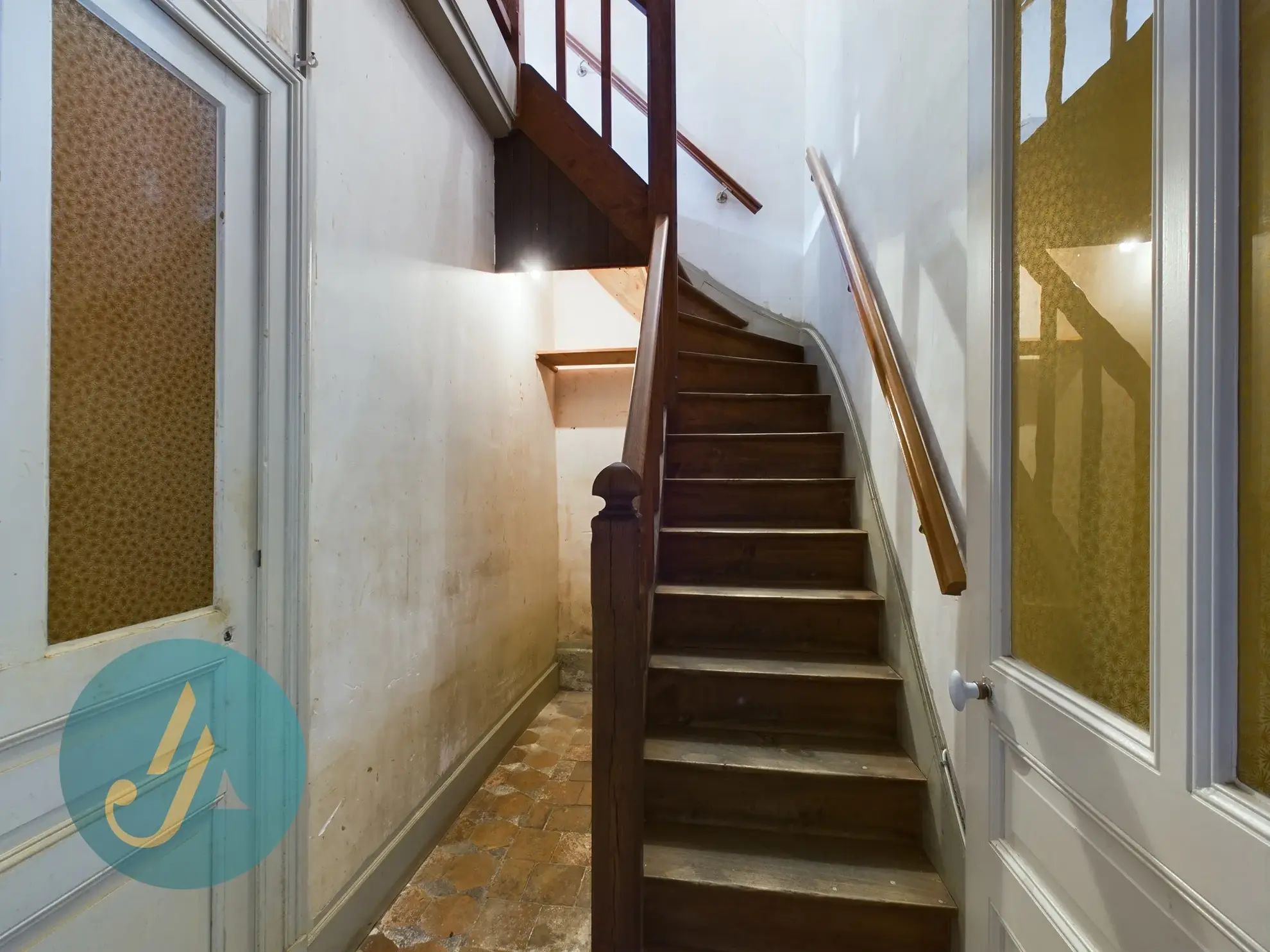 Maison de village polyvalente à Arquian, proche Cosne et Nevers, idéale pour résidence ou investissement 
