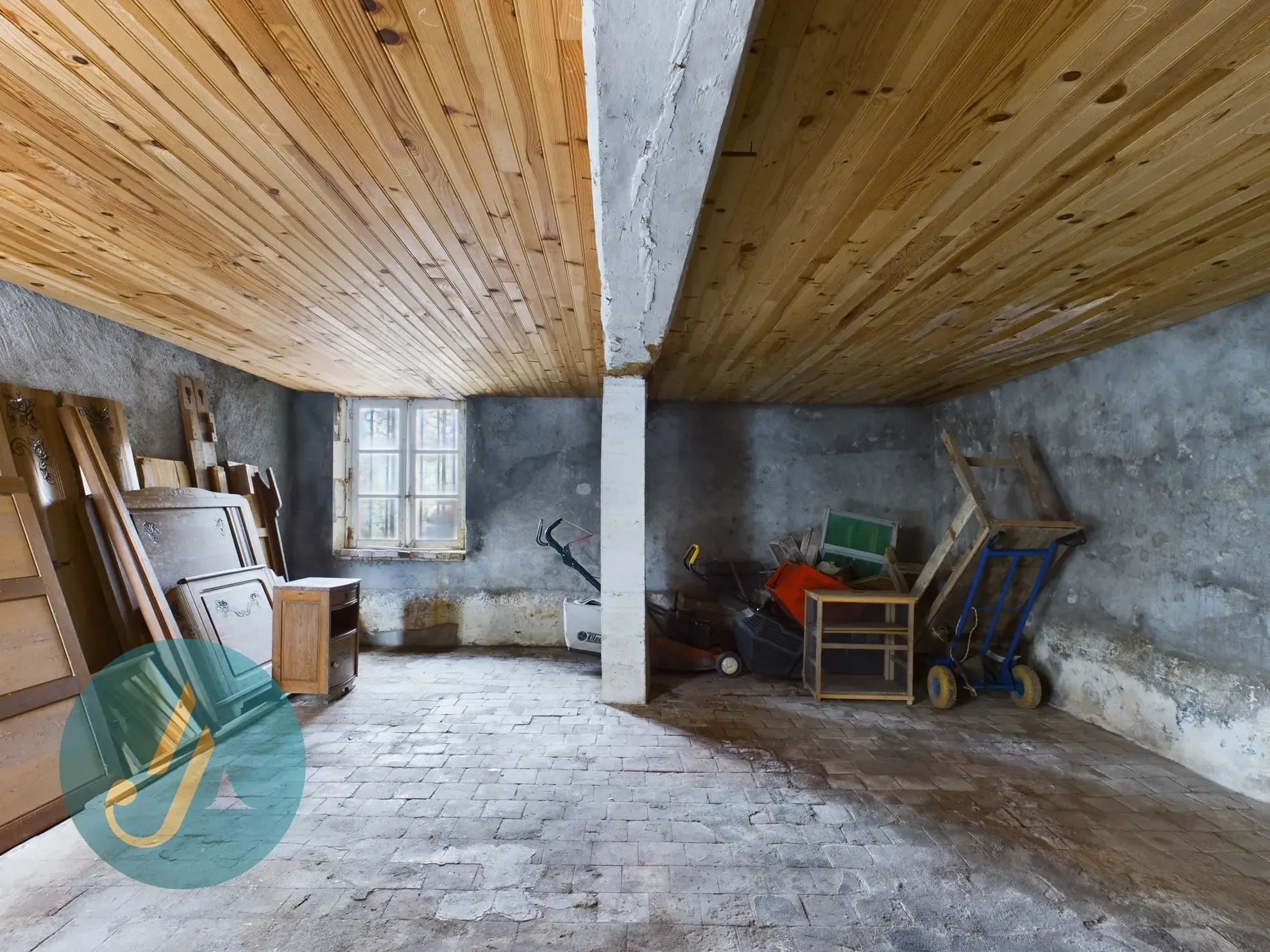 Maison de village polyvalente à Arquian, proche Cosne et Nevers, idéale pour résidence ou investissement 