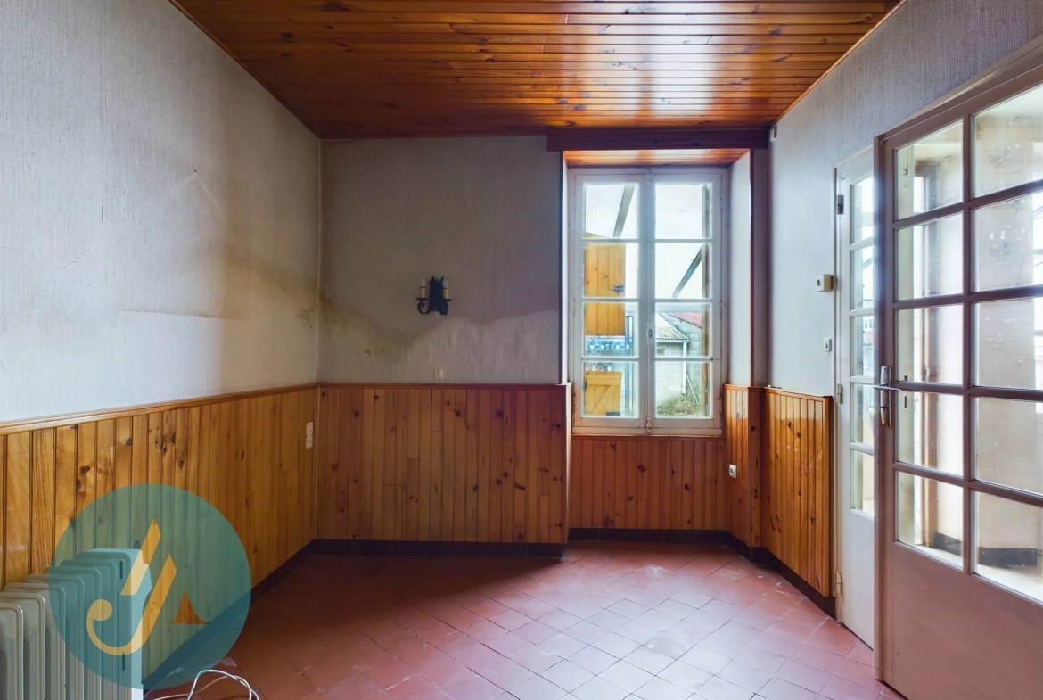 Maison de village polyvalente à Arquian, proche Cosne et Nevers, idéale pour résidence ou investissement 
