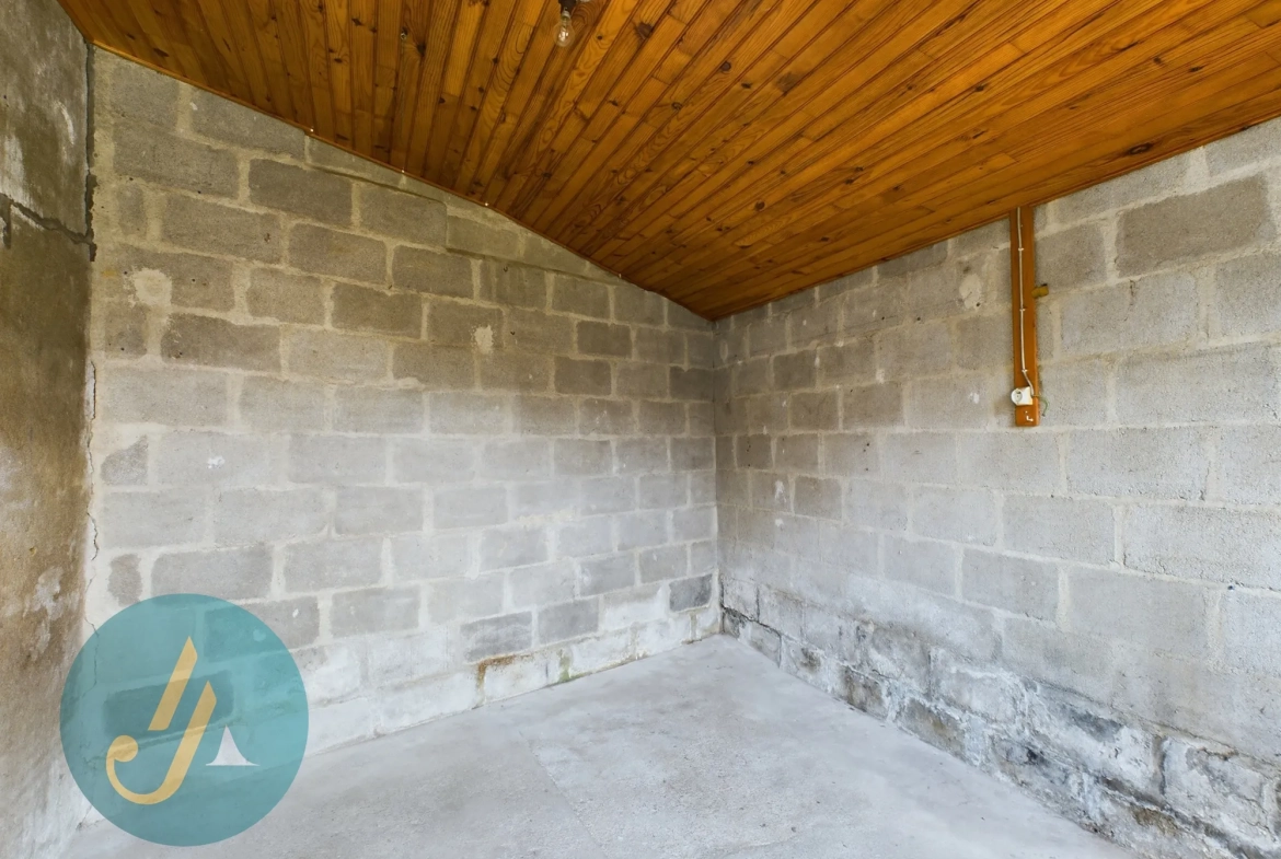 Maison de village polyvalente à Arquian, proche Cosne et Nevers, idéale pour résidence ou investissement 