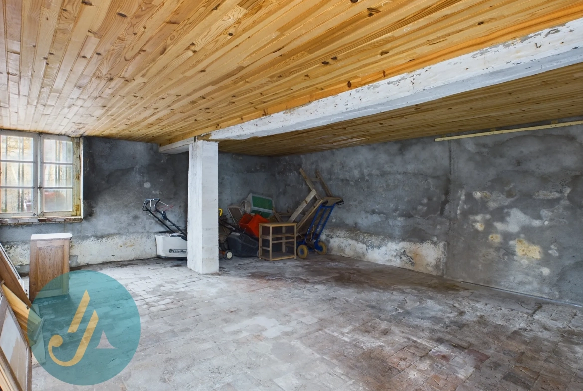 Maison de village polyvalente à Arquian, proche Cosne et Nevers, idéale pour résidence ou investissement 
