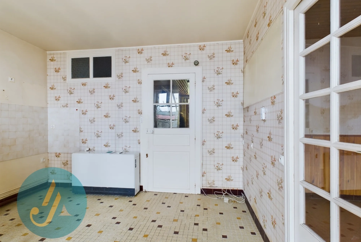Maison de village polyvalente à Arquian, proche Cosne et Nevers, idéale pour résidence ou investissement 