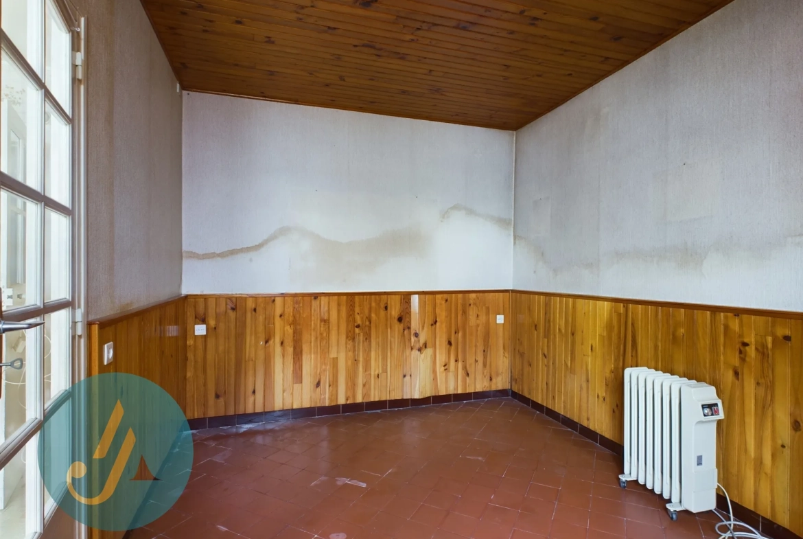 Maison de village polyvalente à Arquian, proche Cosne et Nevers, idéale pour résidence ou investissement 