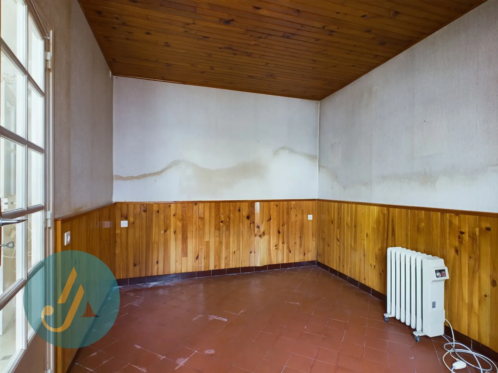 Maison de village polyvalente à Arquian, proche Cosne et Nevers, idéale pour résidence ou investissement 
