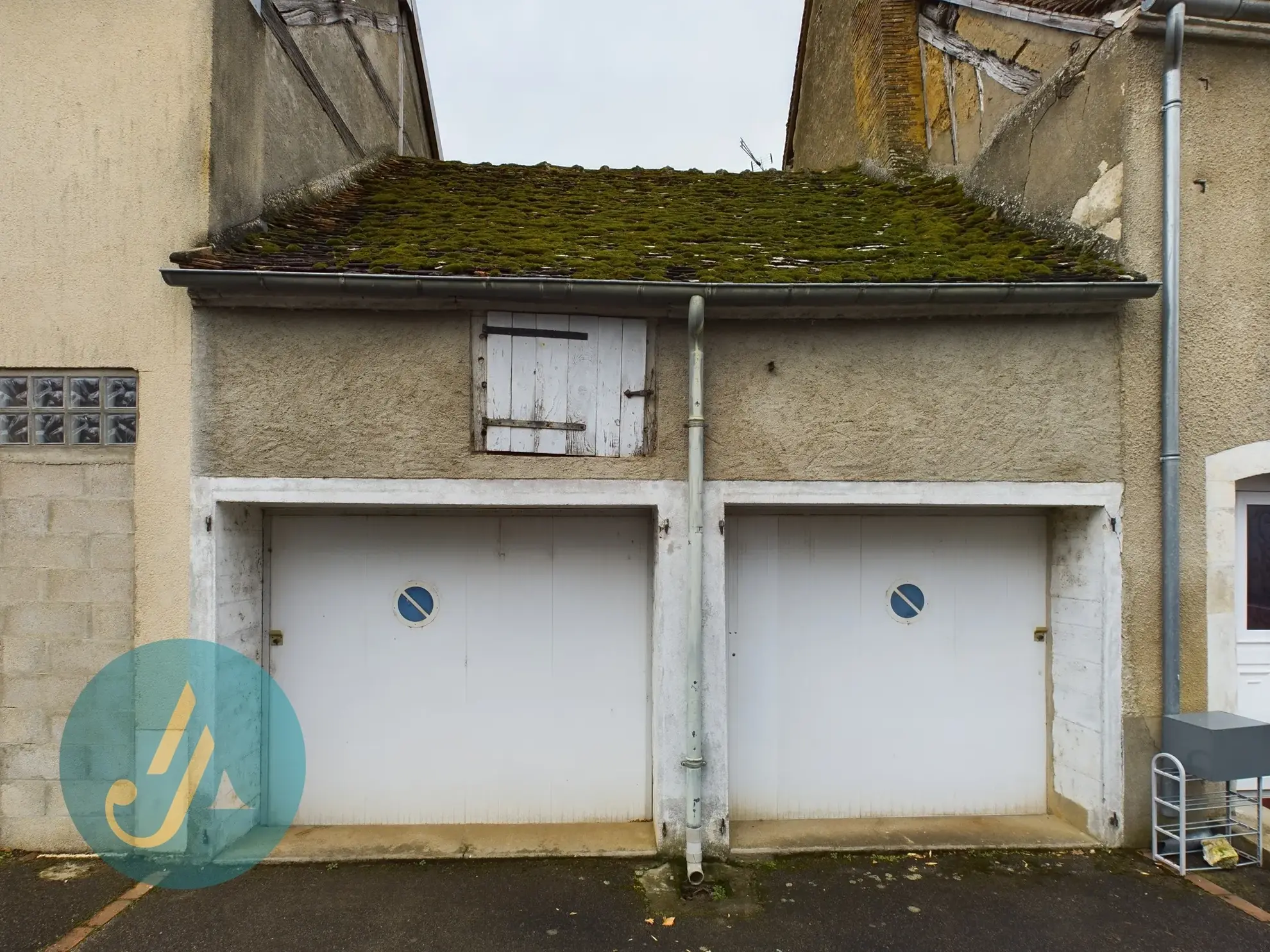 Maison de village polyvalente à Arquian, proche Cosne et Nevers, idéale pour résidence ou investissement 