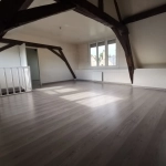 Maison à vendre en centre-ville de Moncé en Belin avec mezzanine et garage