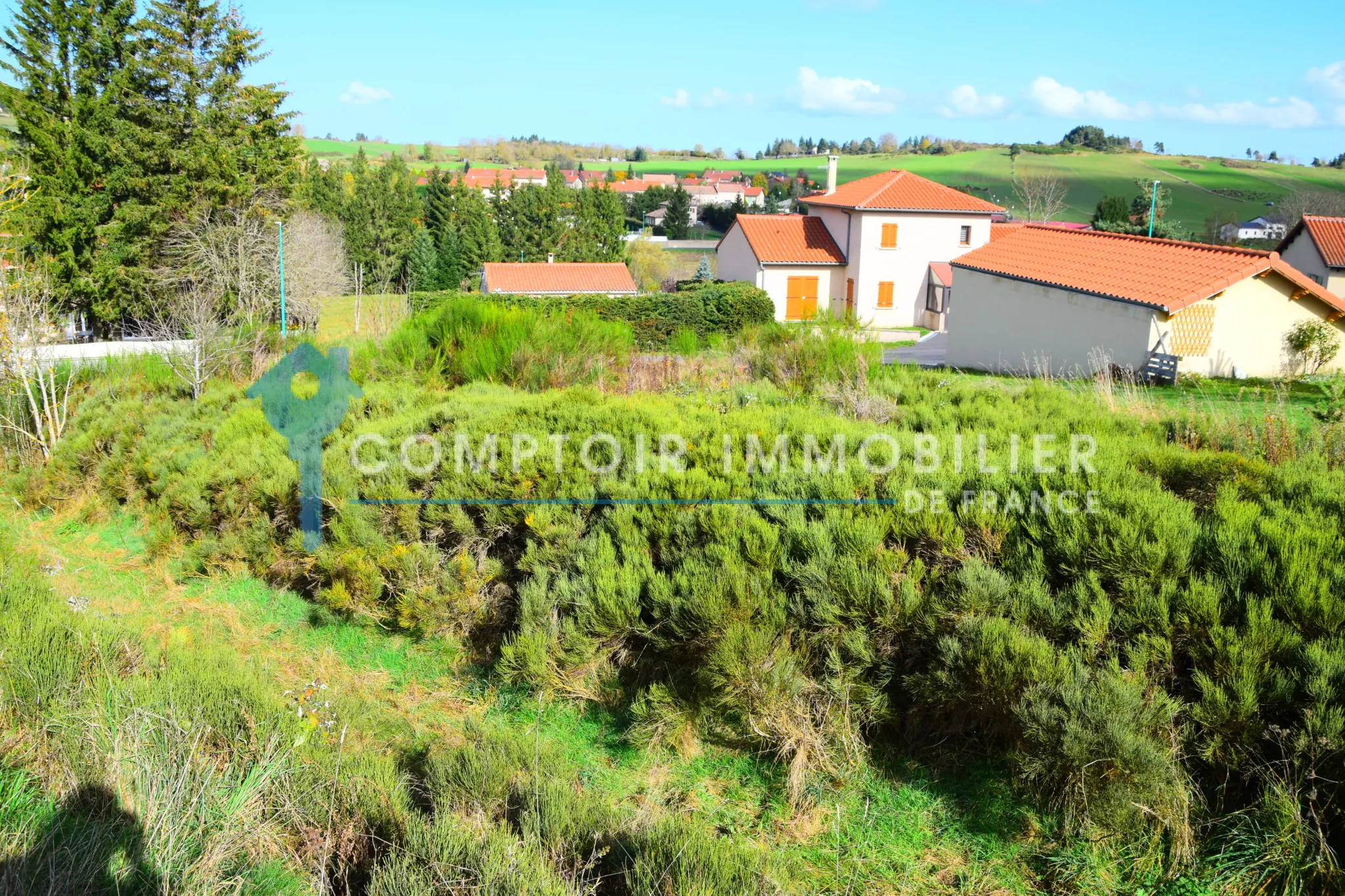 Terrain constructible de 900 m² à Coucouron en Ardèche à vendre 