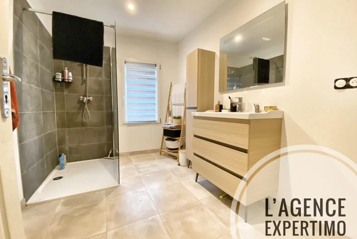 Maison de village rénovée à Piolenc avec terrasse et garage - Investissement locatif 