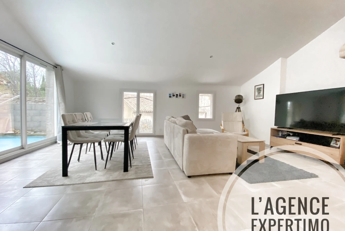 Maison de village rénovée à Piolenc avec terrasse et garage - Investissement locatif 