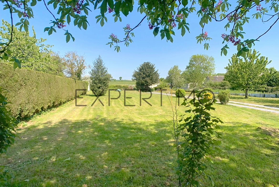 Terrain constructible de 1080 m² à Landes sur Ajon - Hors lotissement 