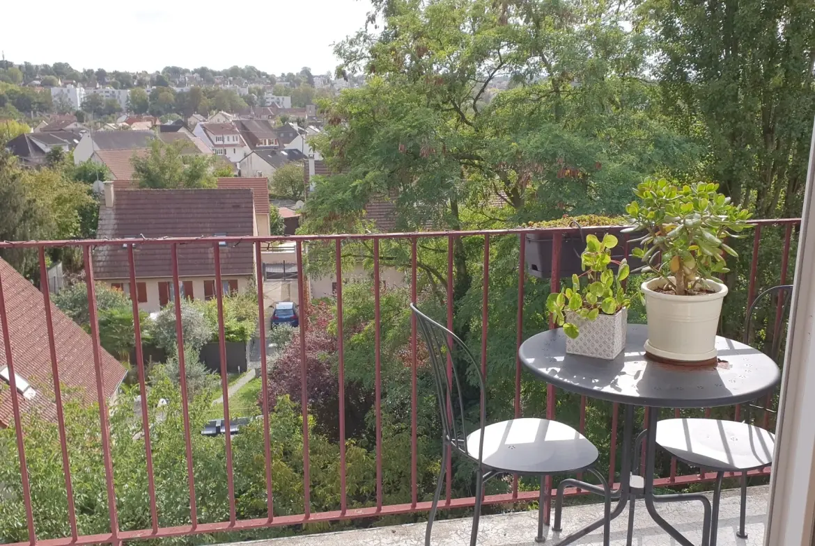 Appartement 3 pièces lumineux avec balcon, cave et parking à Yerres 