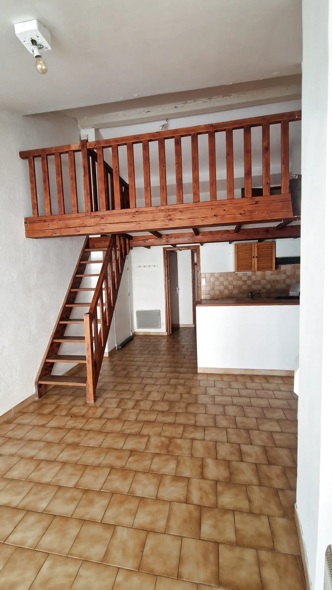 Appartement lumineux de 53 m² avec mezzanine à Velaux, proche Aix-en-Provence 