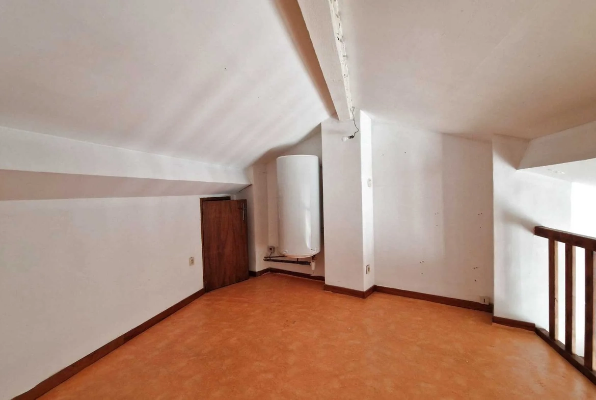 Appartement lumineux de 53 m² avec mezzanine à Velaux, proche Aix-en-Provence 