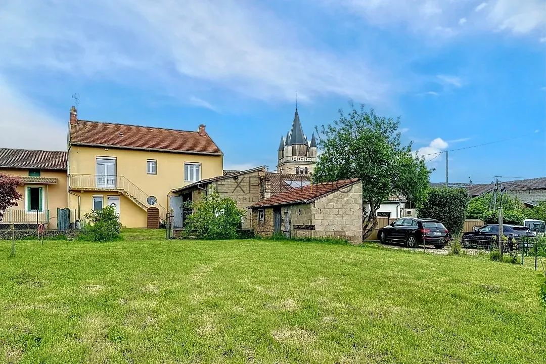Maison à vendre à Sermoyer avec jardin, dépendances et combles aménageables 