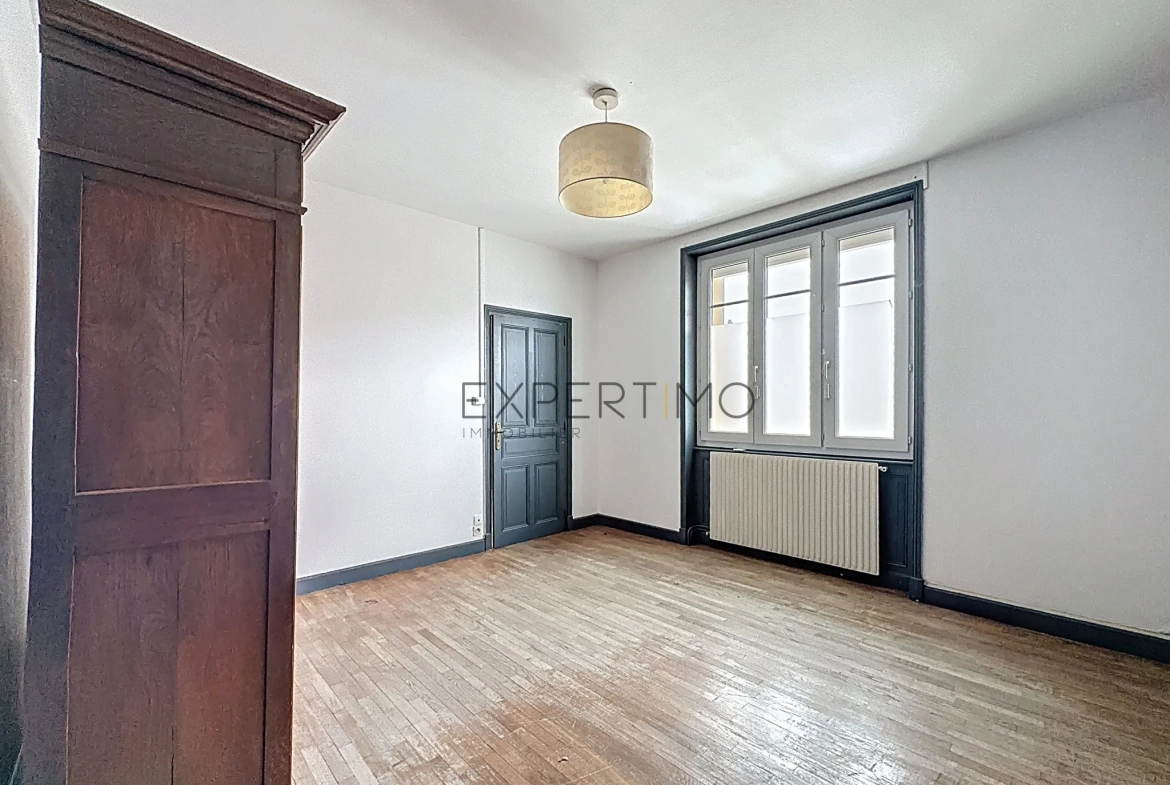 Maison à vendre à Sermoyer avec jardin, dépendances et combles aménageables 