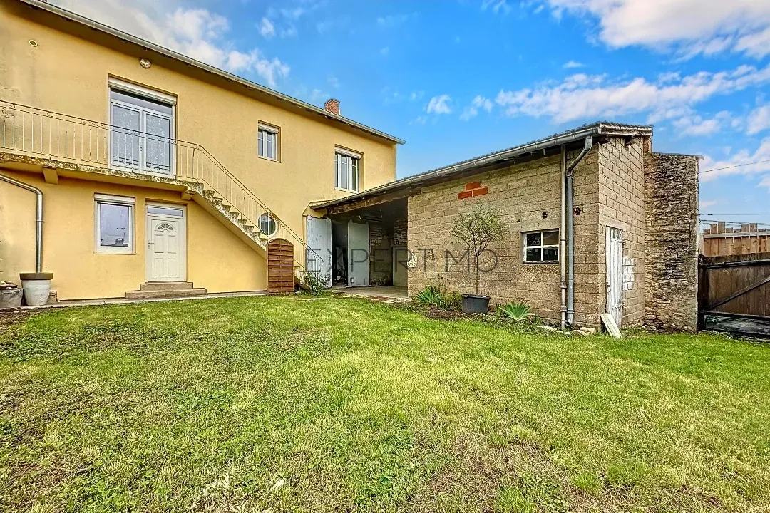 Maison à vendre à Sermoyer avec jardin, dépendances et combles aménageables 