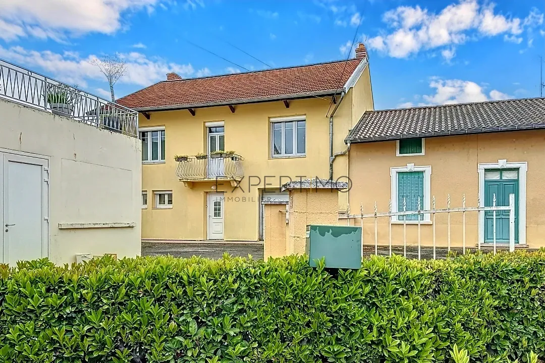 Maison à vendre à Sermoyer avec jardin, dépendances et combles aménageables 